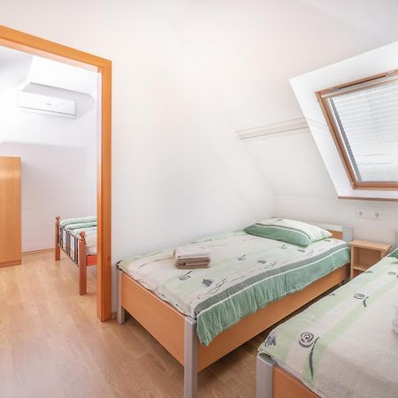 Apartments Suster Stari Trg ob Kolpi Esterno foto